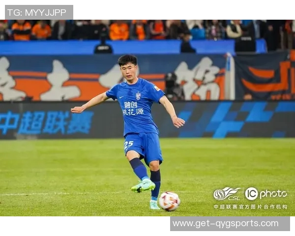 青岛与武汉激战正酣比赛结果揭晓引发球迷热议 青岛与武汉激战正酣比赛结果揭晓引发球迷热议