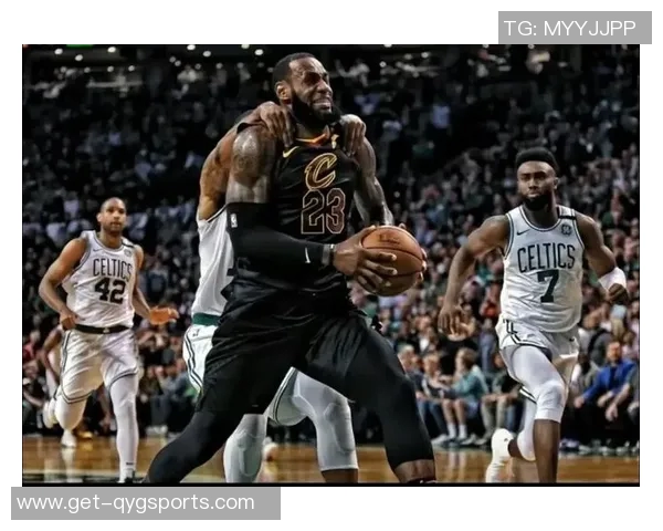 NBA篮球明星上篮动作解析与技巧分享让你领略飞翔的魅力与力量 NBA篮球明星上篮动作解析与技巧分享让你领略飞翔的魅力与力量